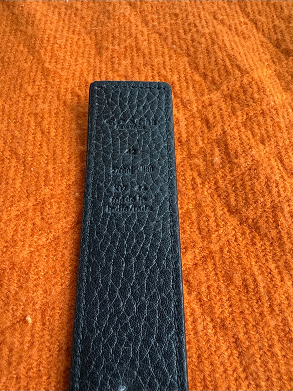 Coach Sculpted C buckle reversible - Picture 7 of 10